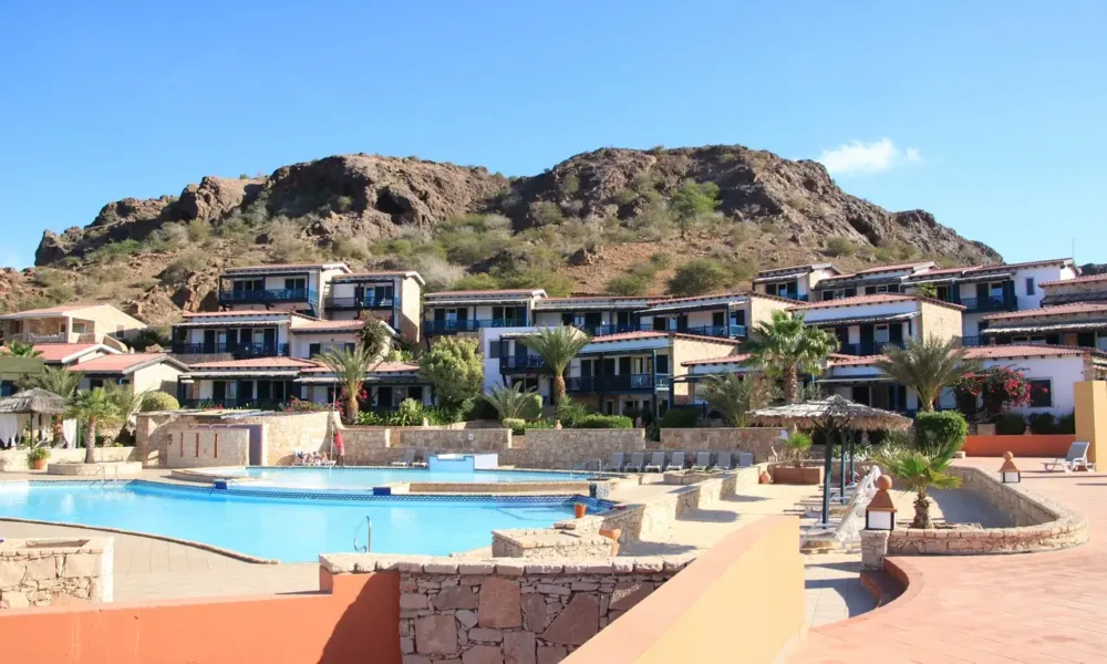 ¿Qué ver en Cabo Verde? Un archipiélago situado frente a la costa occidental de África, es un destino que combina playas paradisíacas, paisajes volcánicos y una rica cultura.