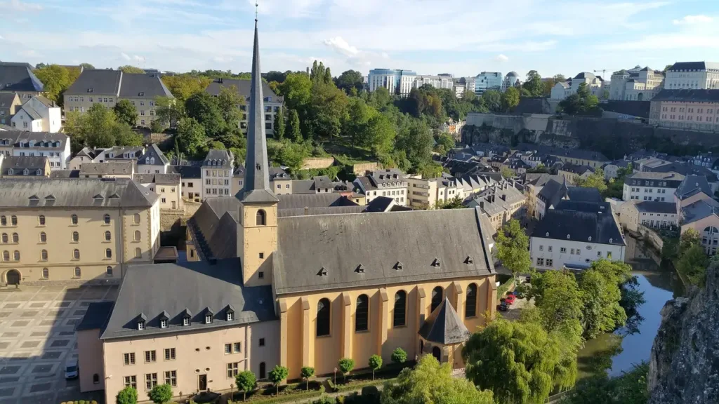 ¿Qué ver en Luxemburgo? Hablamos de uno de los países más pequeños de Europa, que sorprende con su rica historia