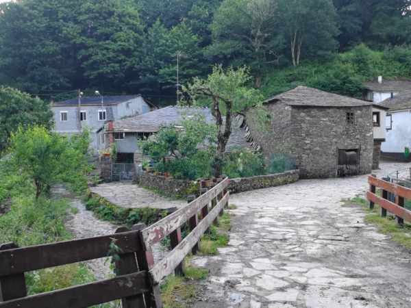 🏔️Escapada al Camino de Santiago en el Complexo Xacobeo 4★ en Triacastela🏔️