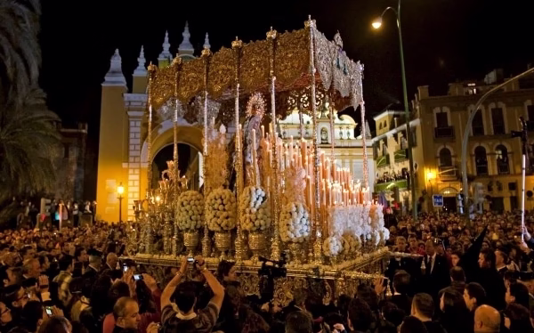 🌸Escapada de primavera a Sevilla en el Hotel Porcel Torneo 4★🌆