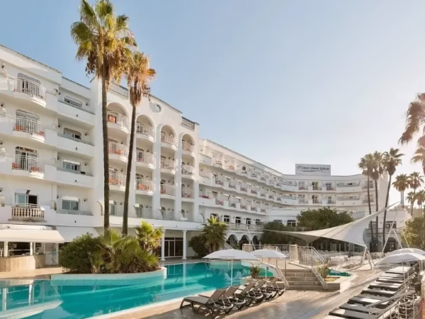 🌊Vacaciones en Lloret con hotel 4★ y toboganes en Best Lloret Splash😎