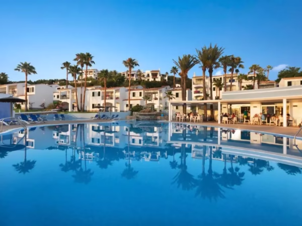 🚢Escapada a Menorca con ferry y apartamento 4★ en Cala Tirant🌅