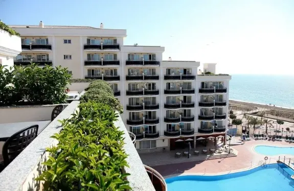 🌼Peñíscola 4★ frente al mar con desayuno incluido en el Hotel & Spa Peñiscola Plaza Suites🏰