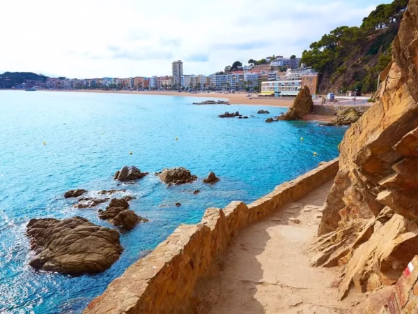 🌊Escapada a Lloret de Mar en Hotel Julimar🏖️