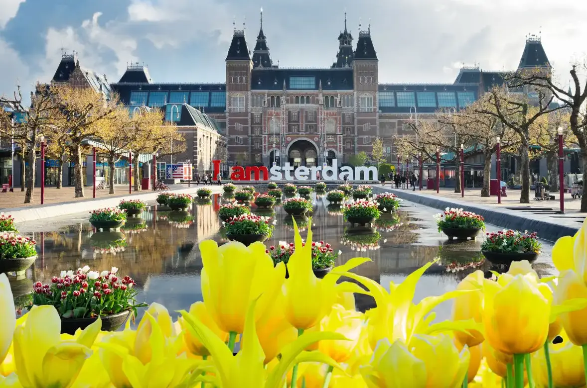 Ámsterdam en el Corendon Plaza Amsterdam Schiphol Airport 4★ con piscina cubierta y spa