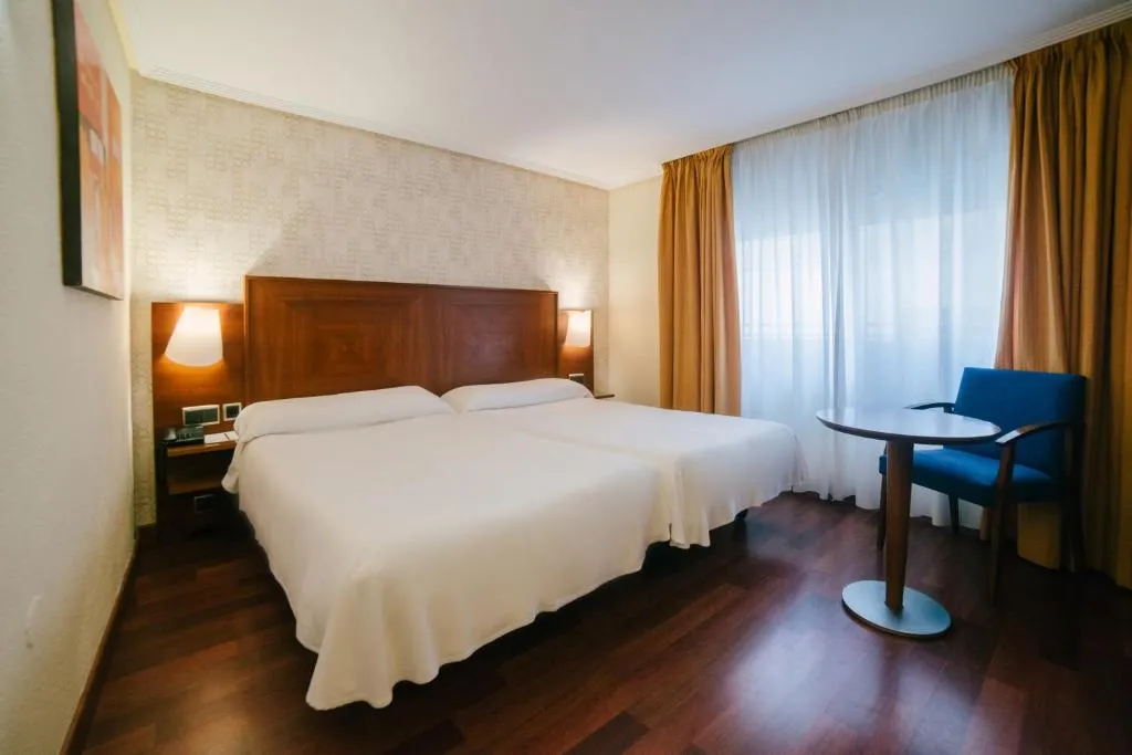 Escapada a Almería de 3 noches en Torreluz Centro con parking y wifi gratis