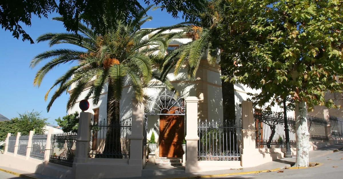 Escapada rural en Parcent, Alicante: Hotel Restaurante Casa Julia