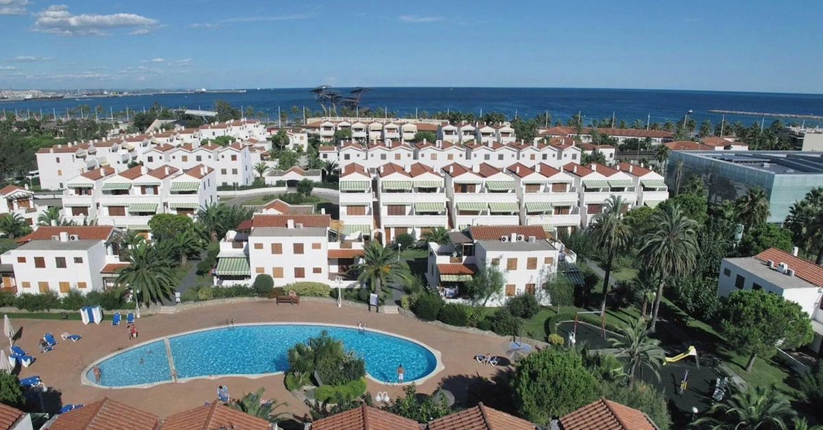 Apartamentos Estival Park en Salou: 2 noches junto a La Pineda desde 36€ por persona