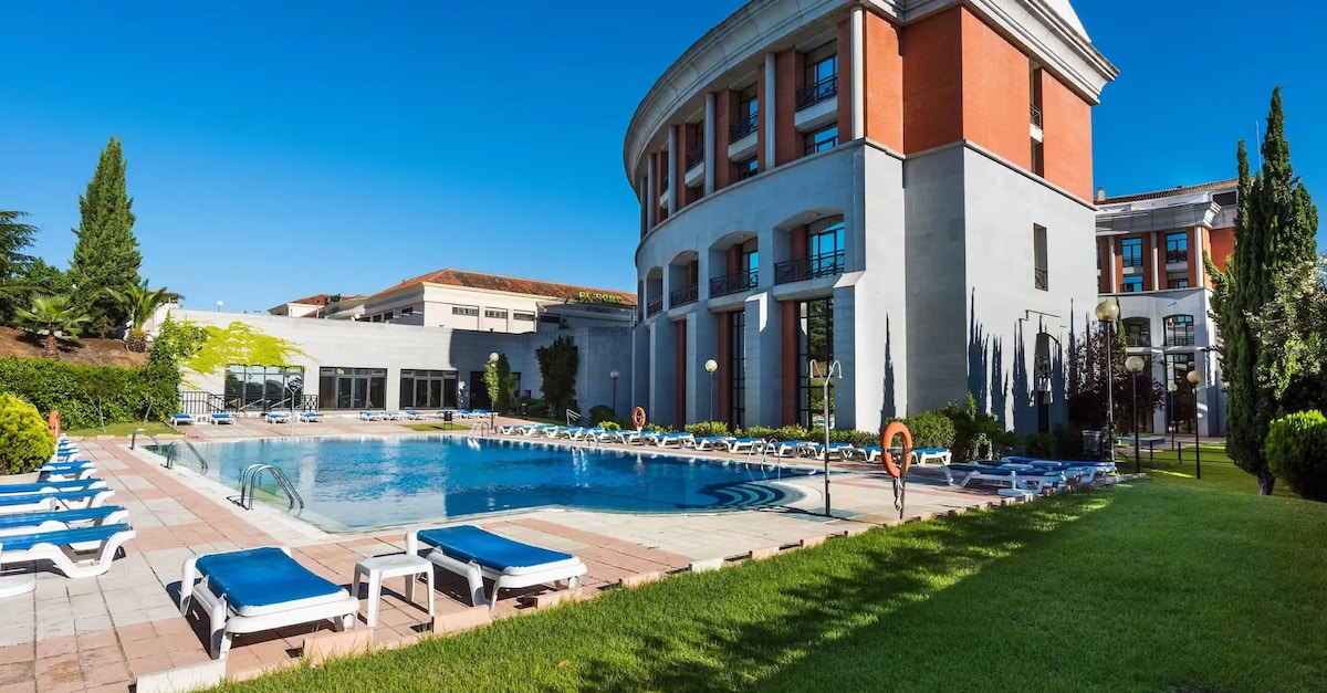 Escapada a Mérida en el AZZ Mérida Medea 4★ con piscina y parking