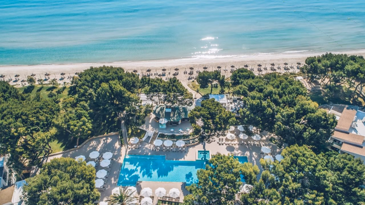 Iberostar Selection Playa de Muro Village · junto al arenal