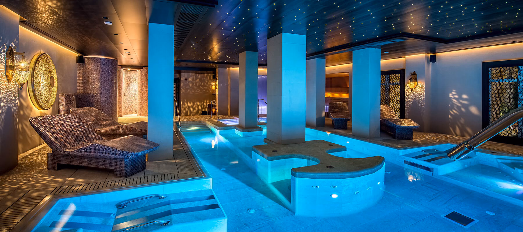 Piscina interior y circuito de aguas del spa del Gran Hotel Miramar, Málaga